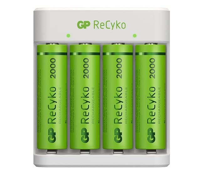 GP ReCyko Eco E411 akkutöltő  + 4×AA GP ReCyko 2000