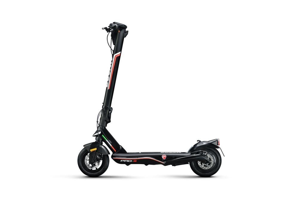 Ducati Electric Scooter Pro 3 Elektromos Roller Black