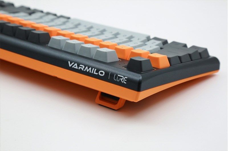 Varmilo VBS109 Bot: Lie USB Cherry MX Brown Gaming Keyboard