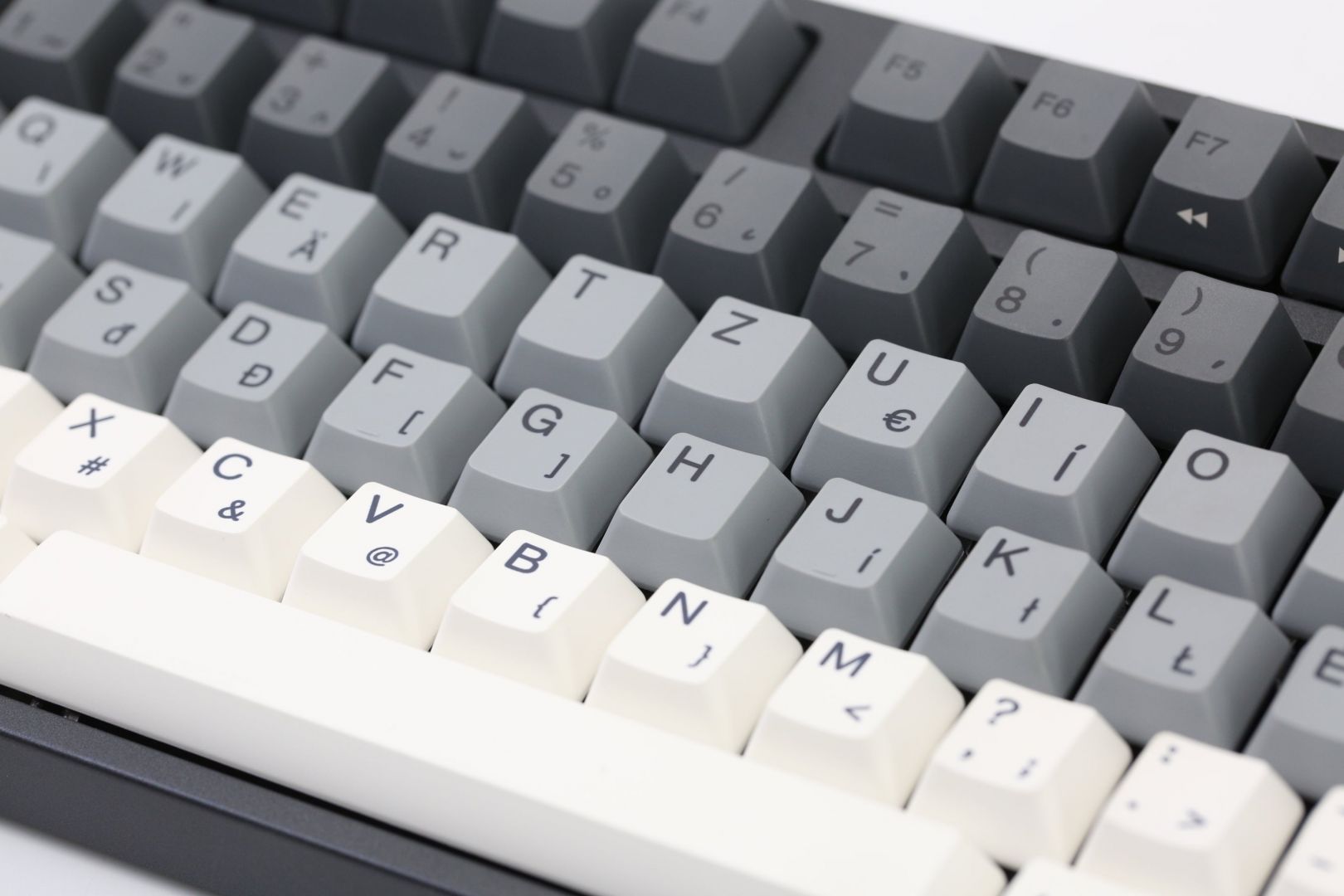 Varmilo VEM109 Yakumo USB EC V2 Daisy Mechanical Gaming Keyboard