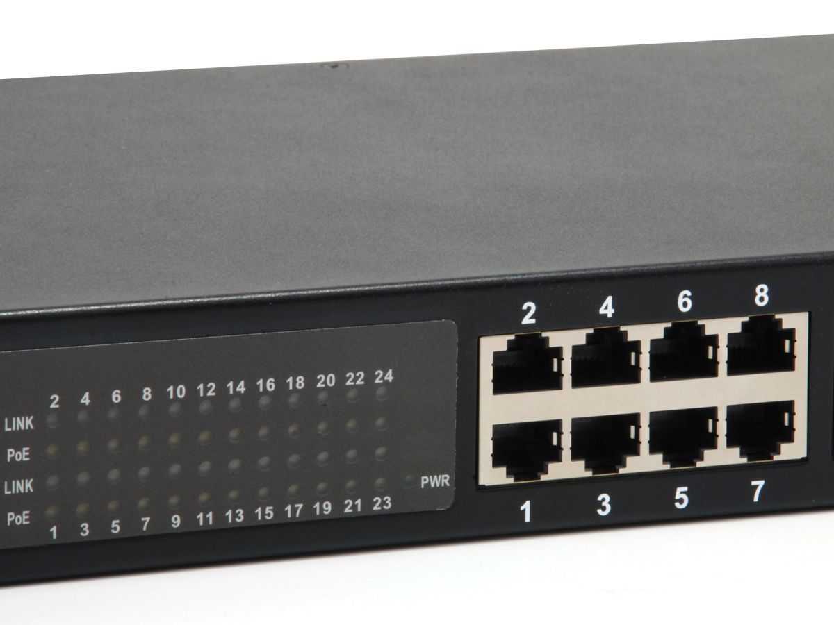 LevelOne GEP-2421W250 24-Port Gigabit PoE Switch