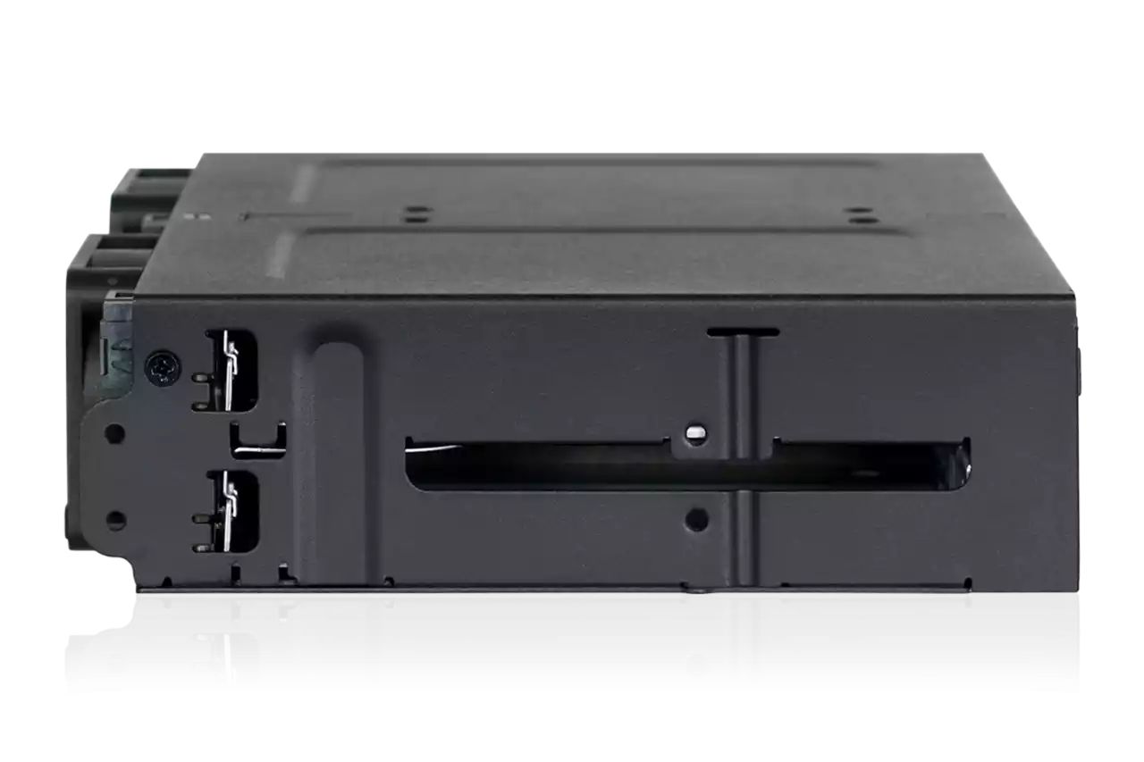 IcyDock ToughArmor MB699VP-B 4 Bay 2.5" U.2/U.3 NVMe SSD PCIe 4.0 Mobile Rack Enclosure for External 5.25" Drive Bay (4 x Mini-SAS HD SFF-8643, no Tri-mode support)