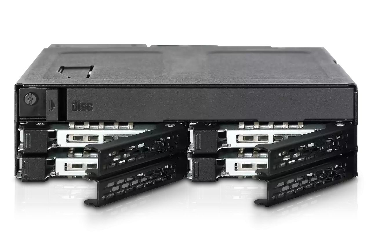 IcyDock ToughArmor MB604SPO-B 4 x 2.5" SAS & SATA SSD/HDD & (Ultra) Slim ODD Backplane Cage