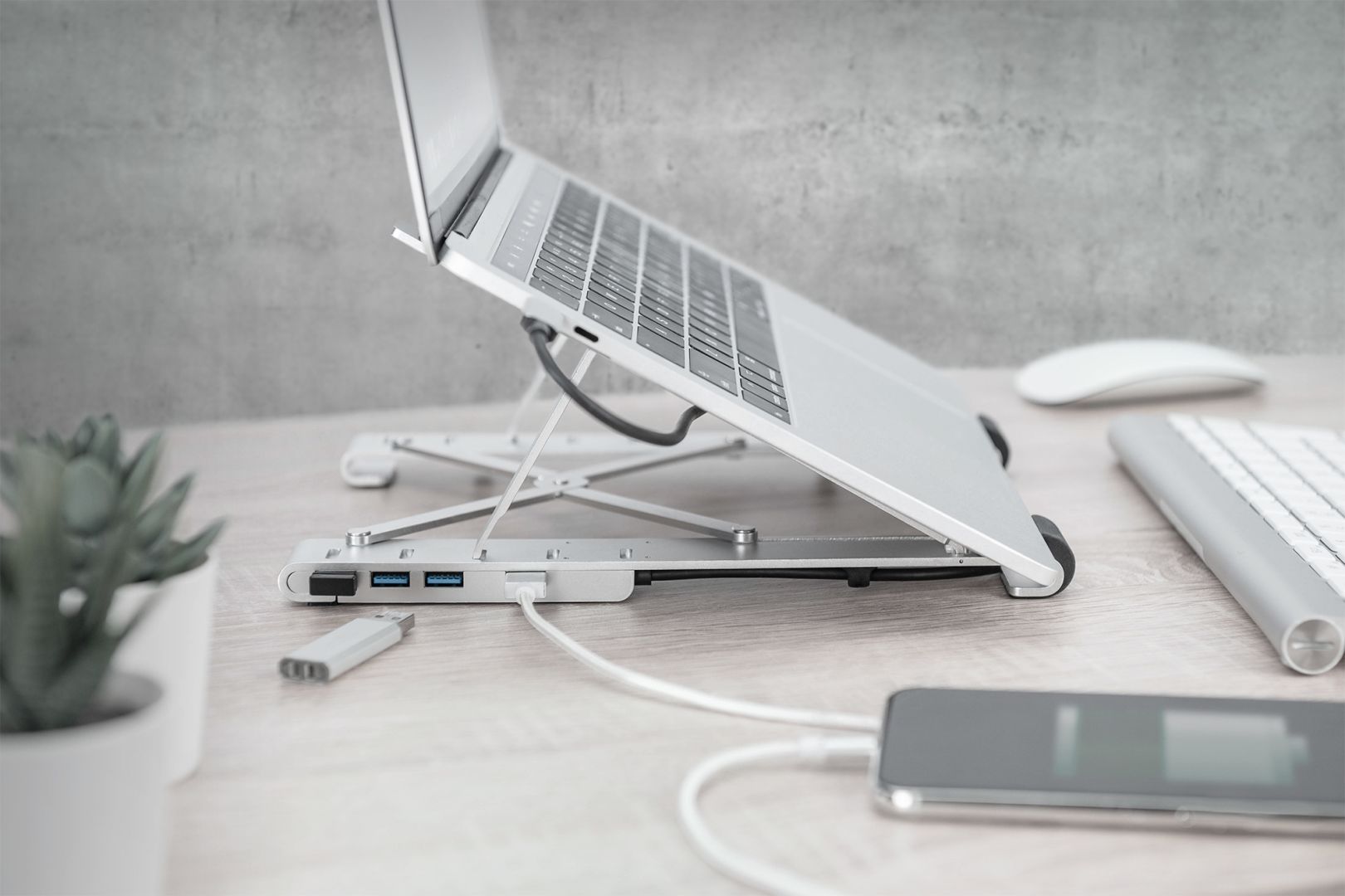 Digitus Notebook Stand with integrated USB-C Hub 5-Port Silver