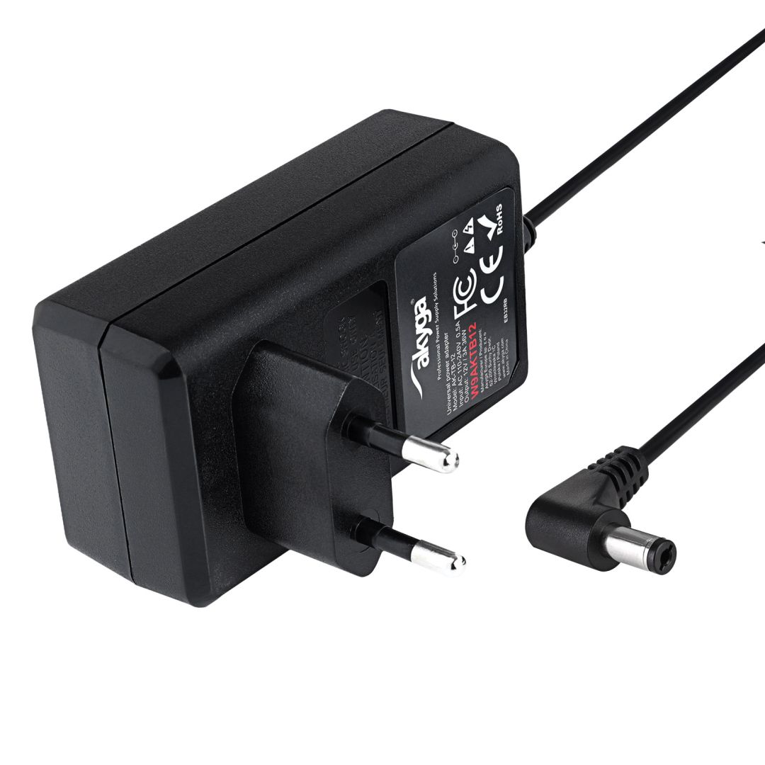 Akyga AK-TB-12 Universal power adapter 1,4m Black