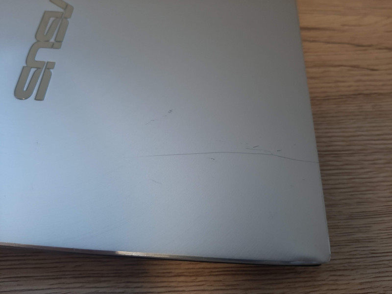 Asus Zenbook 14 UM425I - HU